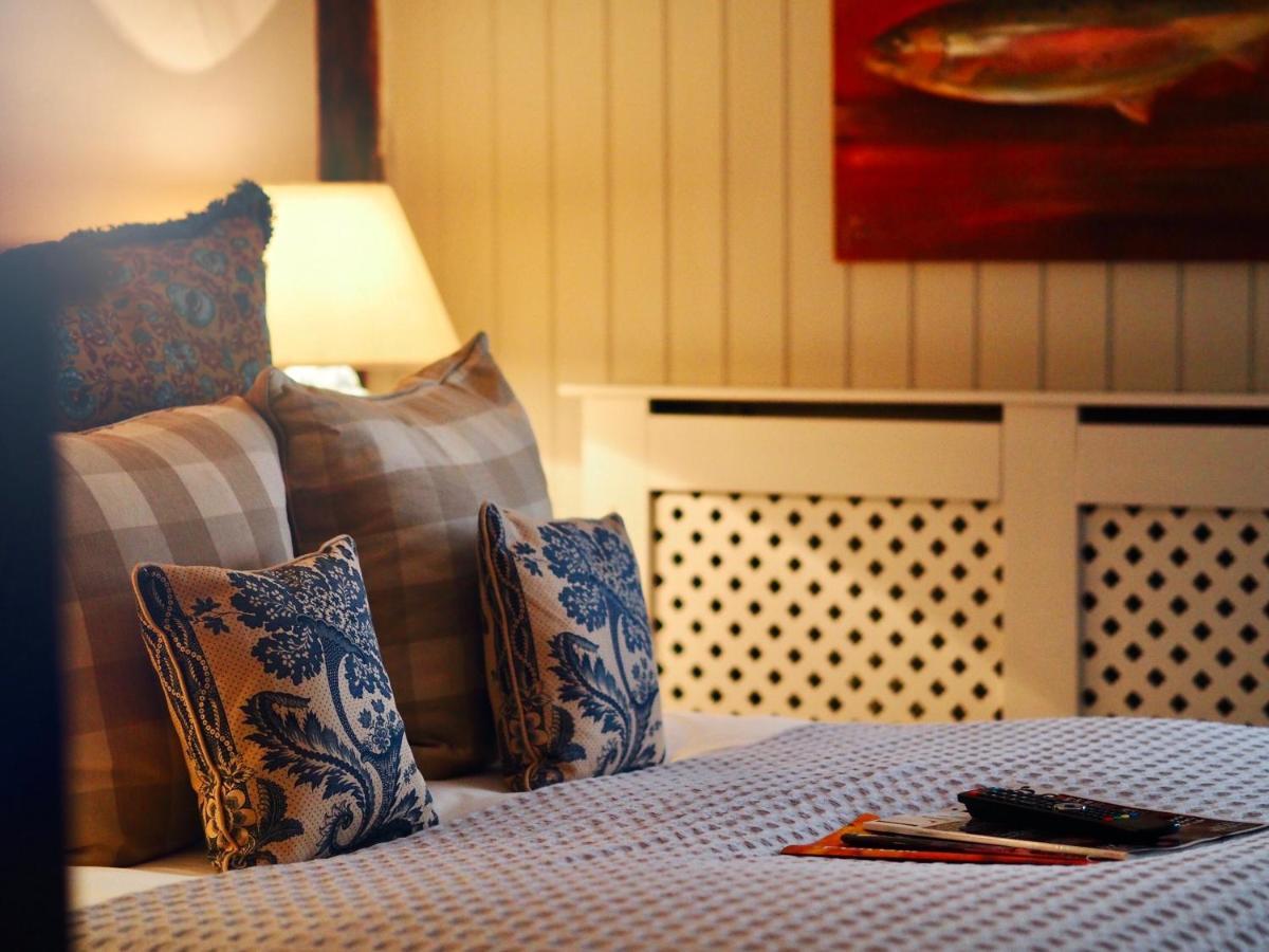 The Greyhound On The Test Hotel Stockbridge  Eksteriør bilde